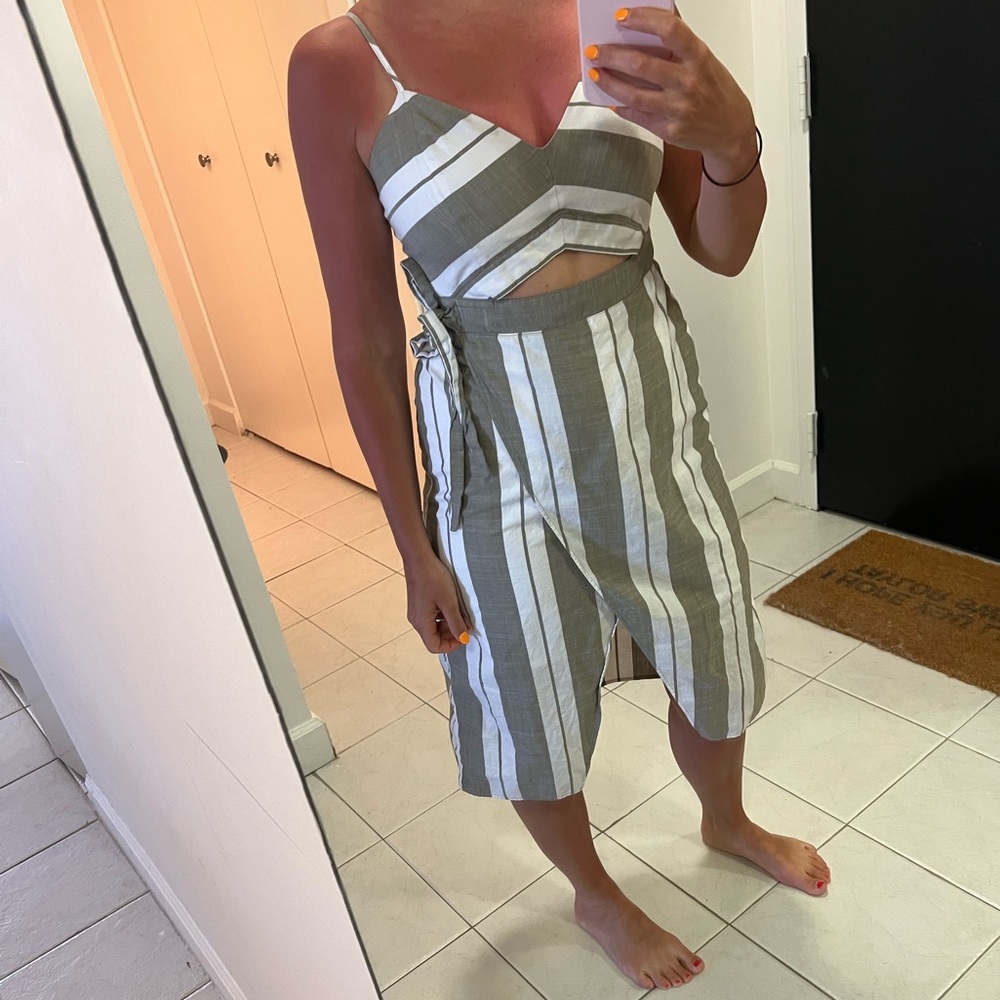 Express cutout linen dress